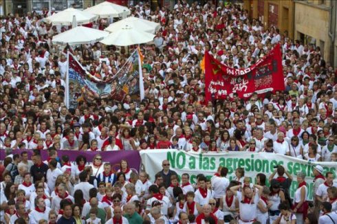 Pamplona: Die Frauen kommen unter die Hufe