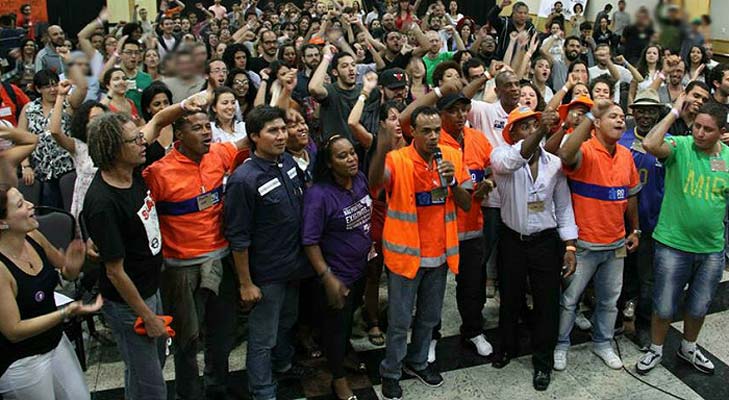 Brasilien: Bewegung „Unsere Klasse“