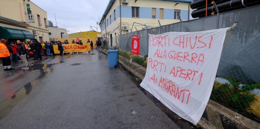 Was uns die Hafenarbeiter*innen aus Genua lehren: Refugees Welcome statt Waffenlieferungen