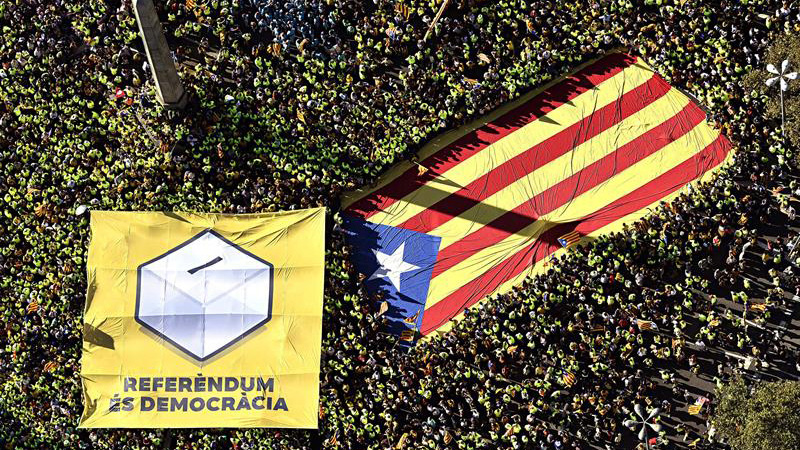 Demonstration in Barcelona: Eine Millionen für Unabhängigkeits-Referendum
