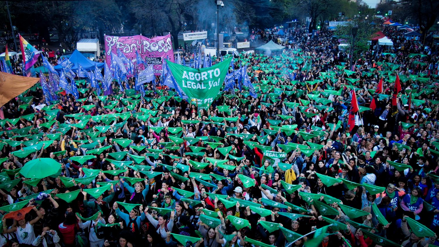 Argentinien: 500.000 bei größtem feministischen Treffen Lateinamerikas