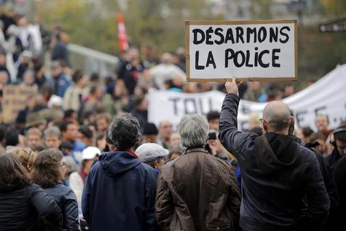 „Eine Bande von Vergewaltigern“ – Proteste gegen Polizeigewalt in Frankreich