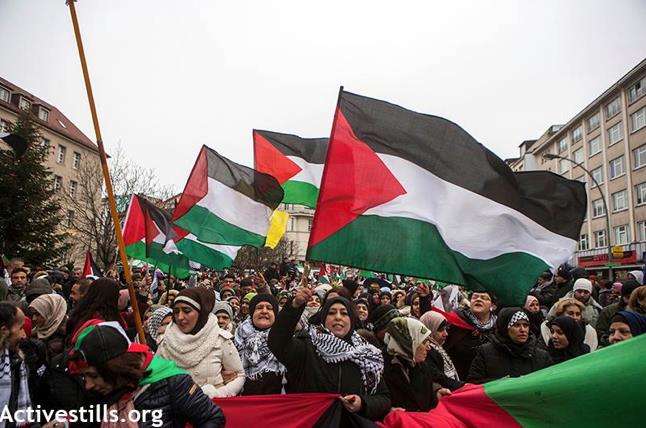 Happy Chanuka und Free Palestine!