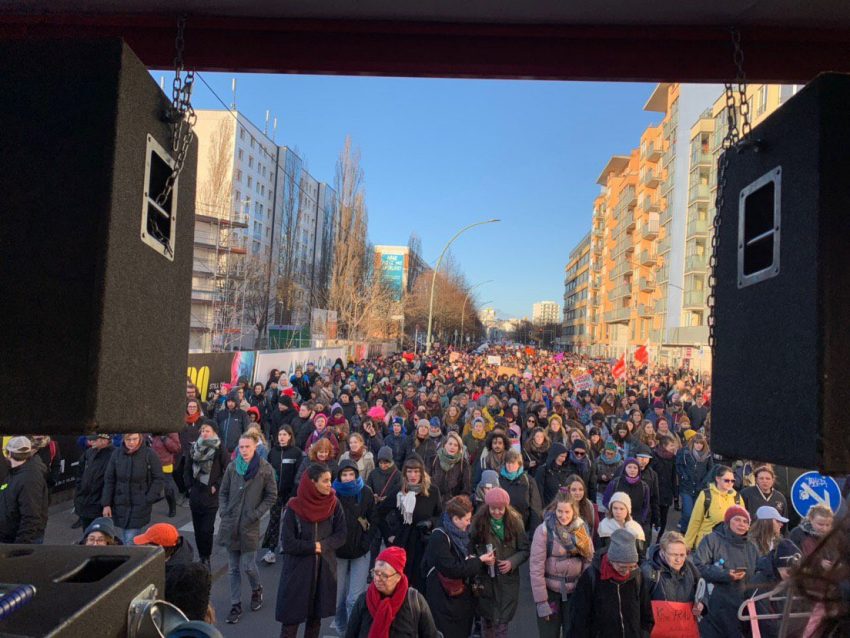 30.000 demonstrieren in Berlin zum Frauen*kampftag