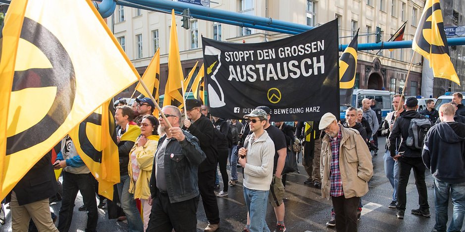 Jutebeutel, tumblr-Blogs und defend europe - was ist die Identitäre Bewegung?