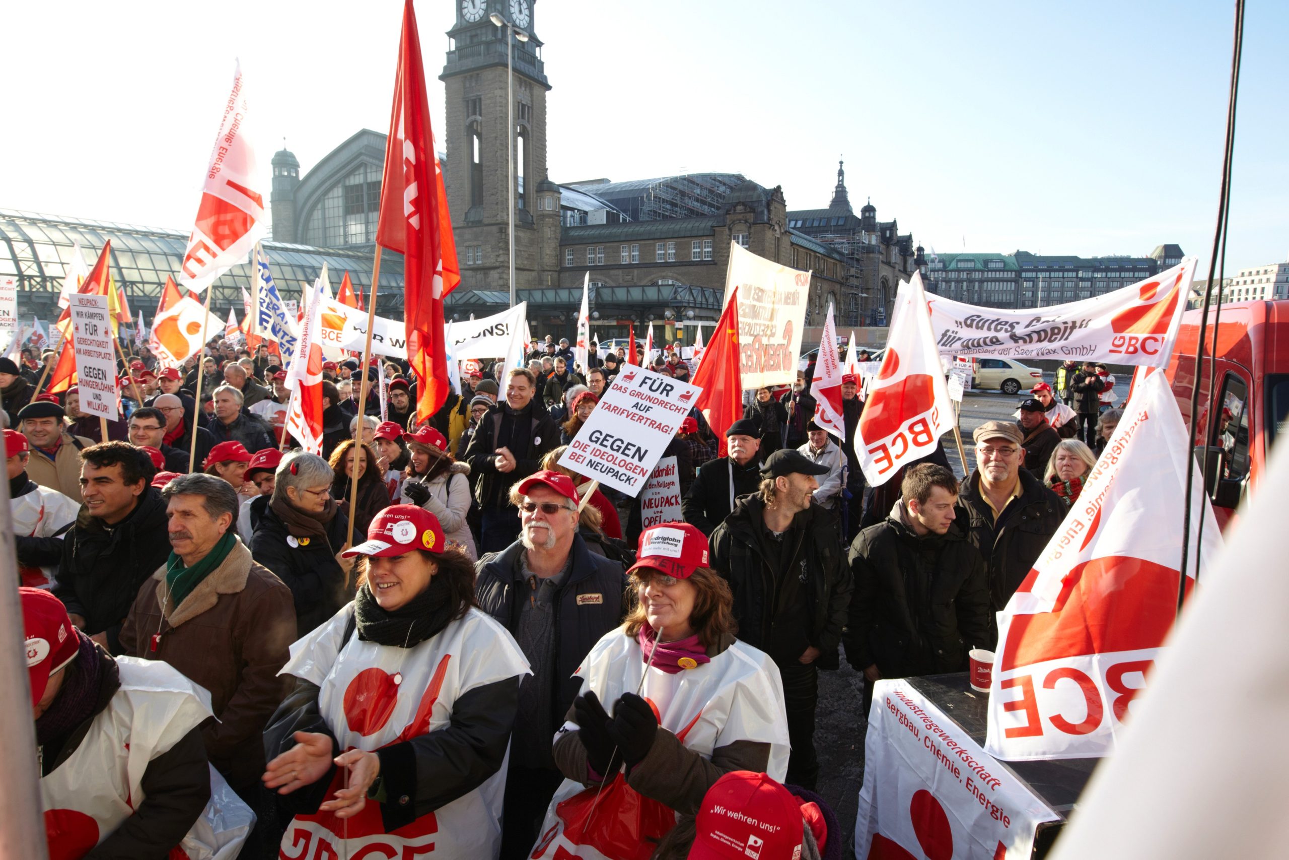 Ein halbes Jahr im Streik: Solidarität mit dem harten Kampf bei Neupack!