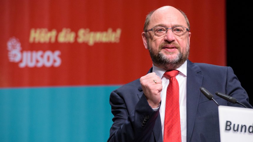 SPD: Retterin des Vaterlandes