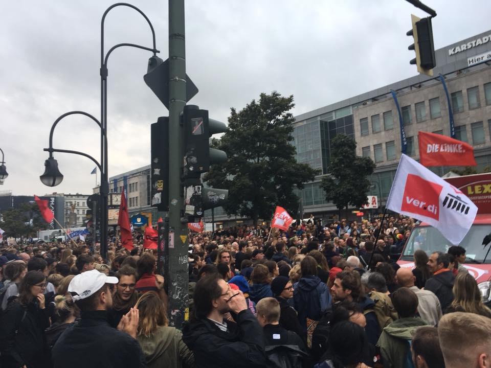 10.000 demonstrieren in Berlin-Neukölln gegen rechte Gewalt