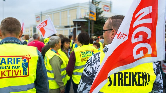Beschäftigte in der Nahrungsmittelbranche fordern Angleichung von Ost und West