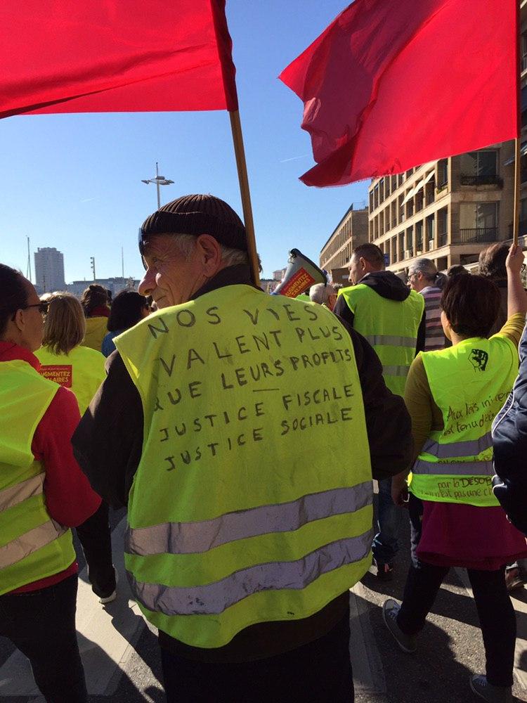 Gilets Jaunes in Marseille: „Unsere Leben sind mehr wert als ihre Profite“