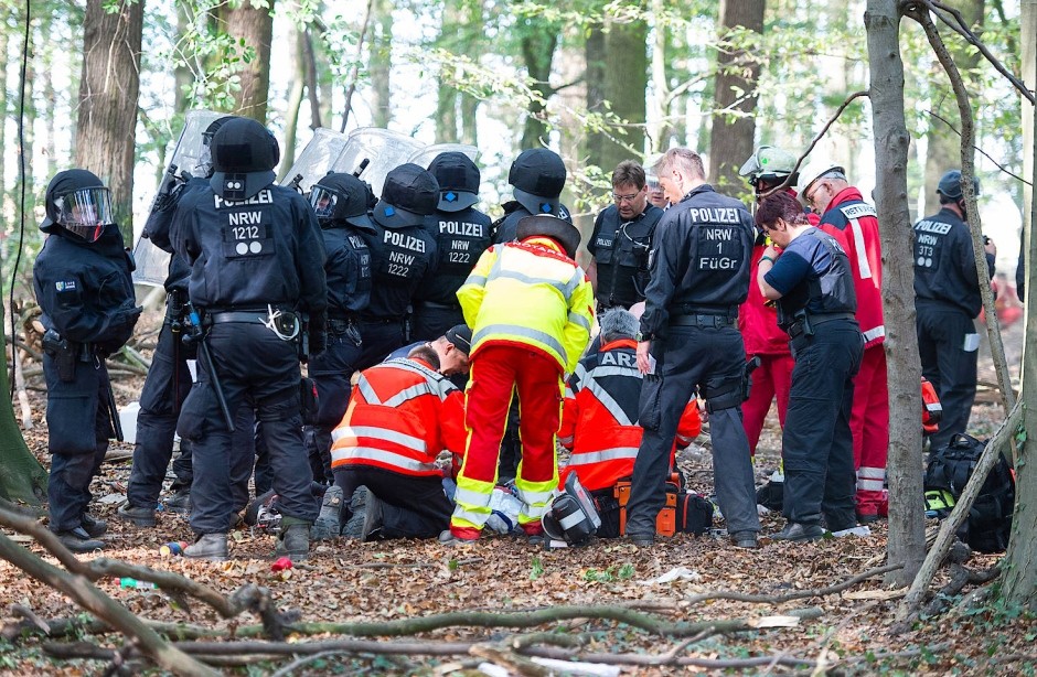 Todesopfer bei Räumung im Hambacher Forst – RWE und Polizei verantwortlich