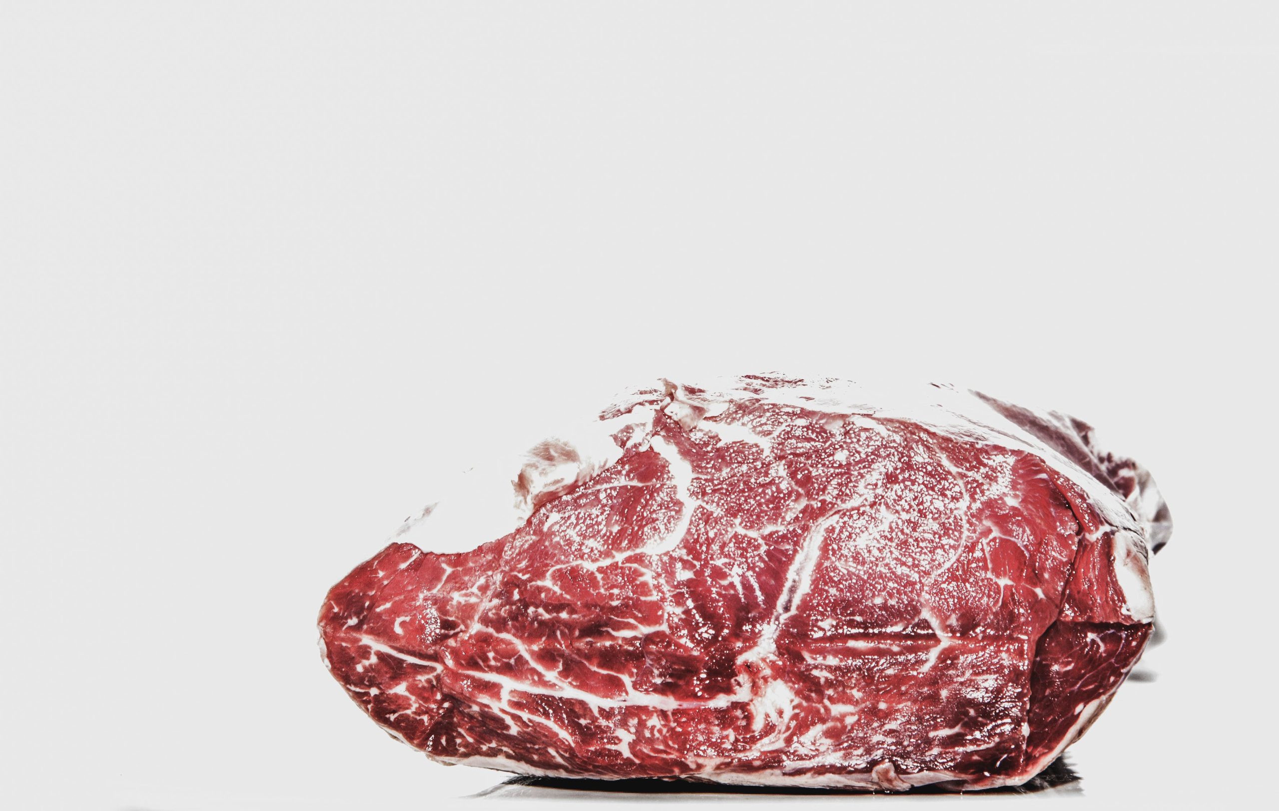 Corona-Ausbrüche in Schlachthöfen: Sind Menschenleben weniger wert als Billigfleisch?