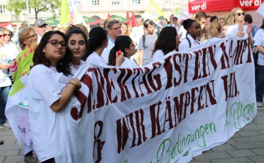 Pflegeaufstand in Bayern: Den Kampf in die Betriebe tragen