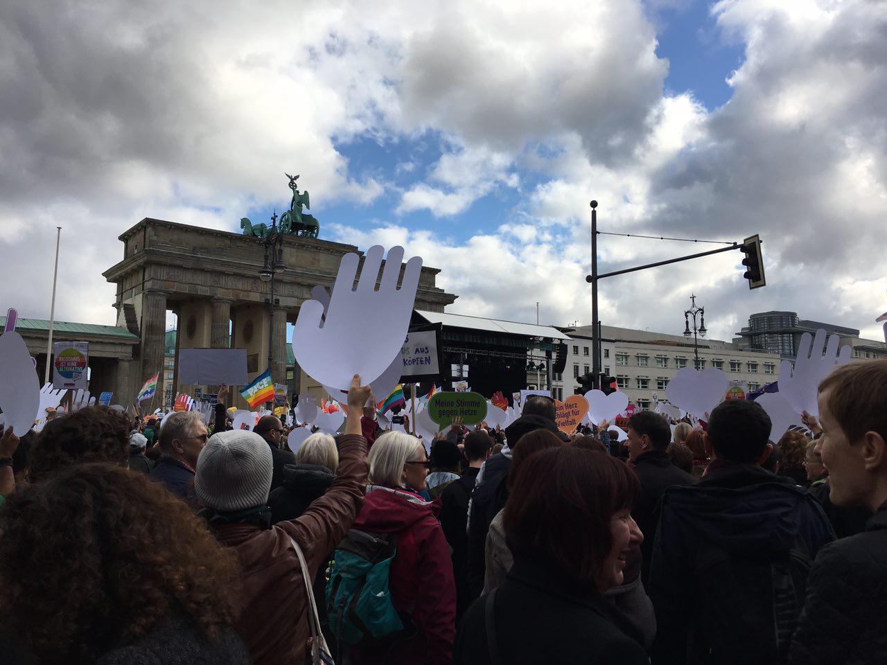 12.000 gegen den Rechtsruck in Berlin