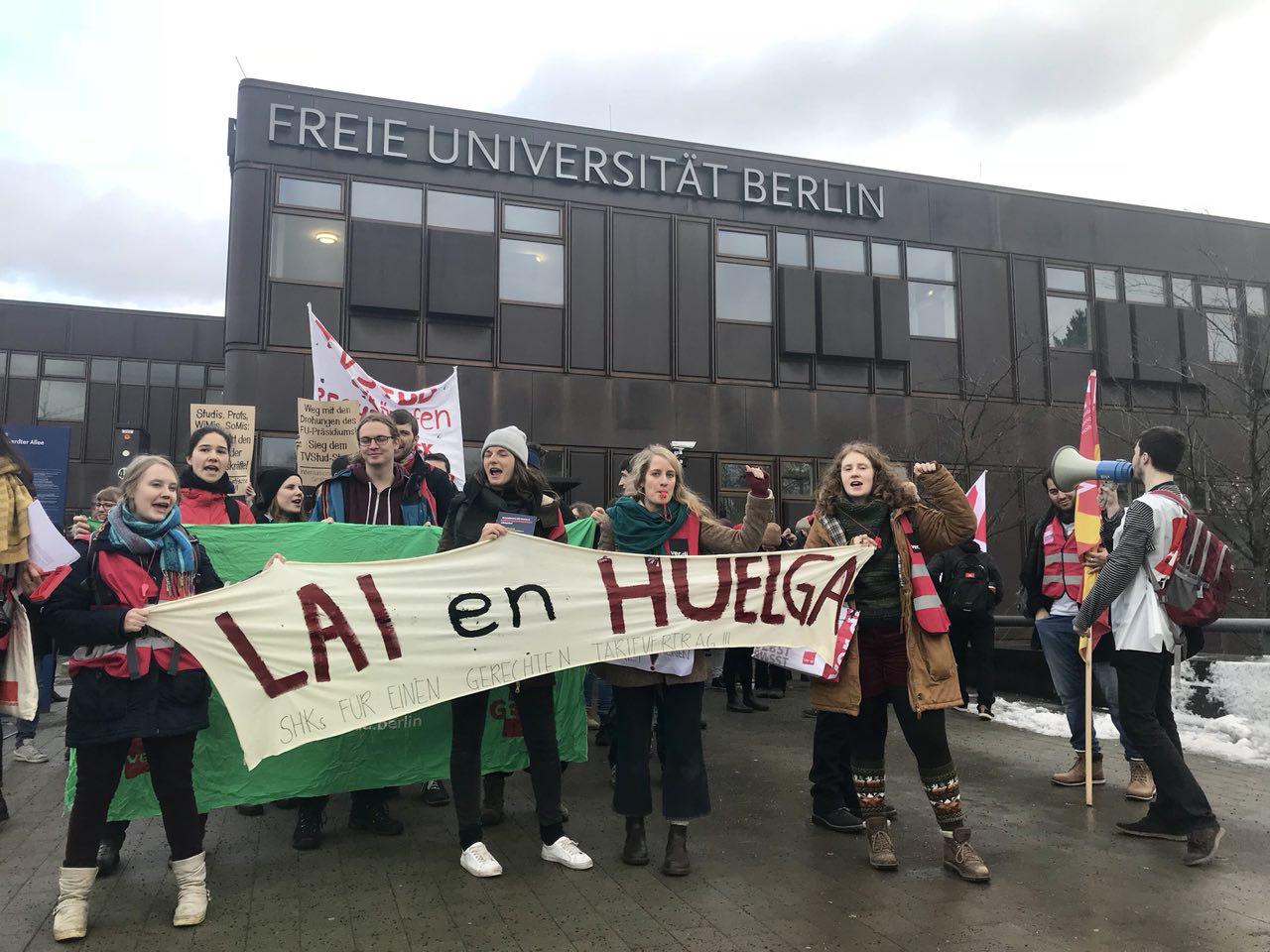 TVStud: Streikende an der FU demonstrieren durch die Uni [Fotos und Video]