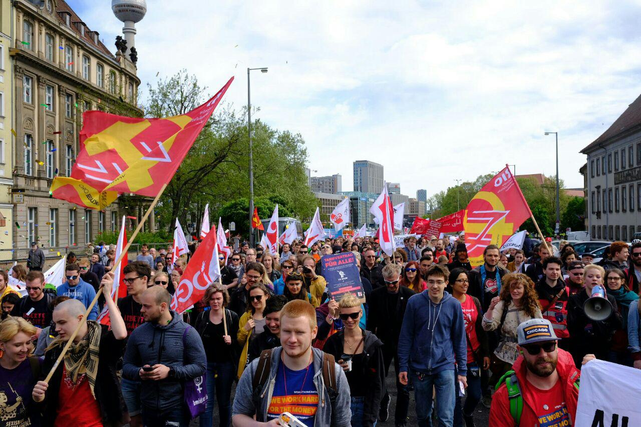 [Fotogalerie] 1. Mai in Berlin im Zeichen der Gegenwehr gegen prekäre Beschäftigung