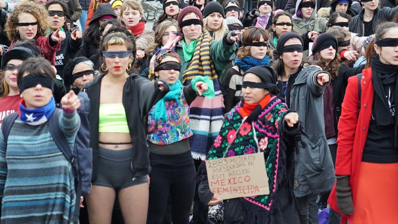 Gegen Feminizide und die sexistische Gewalt der Klimakrise: Flashmob und Großdemonstration