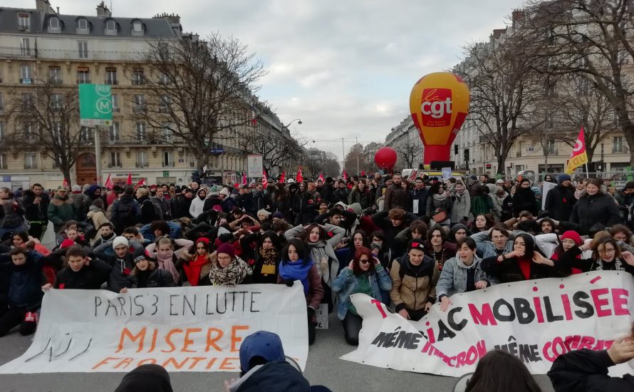 Aktionstag in Paris: Rote und Gelbe Westen demonstrieren gemeinsam