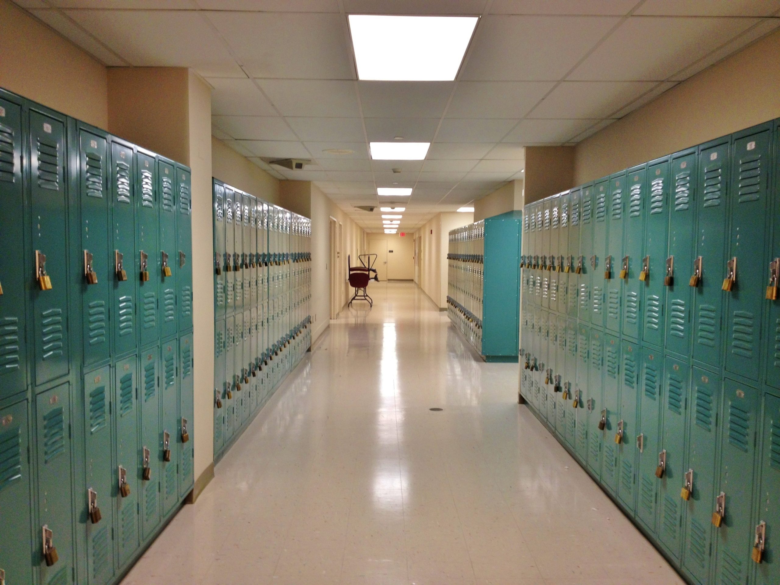 Während Corona rausgeschmissen: 430 Schüler:innen verlieren ihren Schulplatz