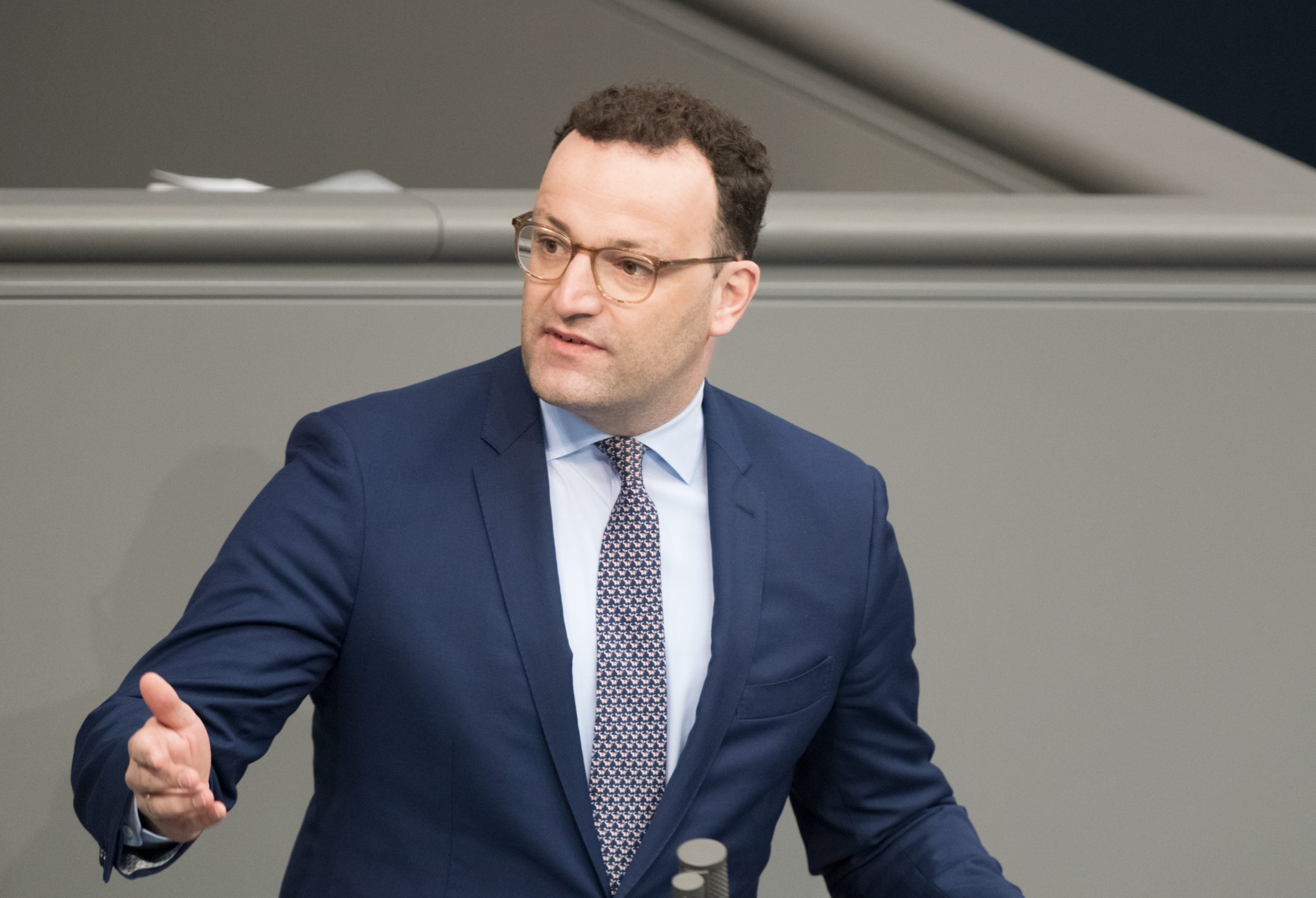 Spahn traut sich nach München. Er soll zurücktreten!