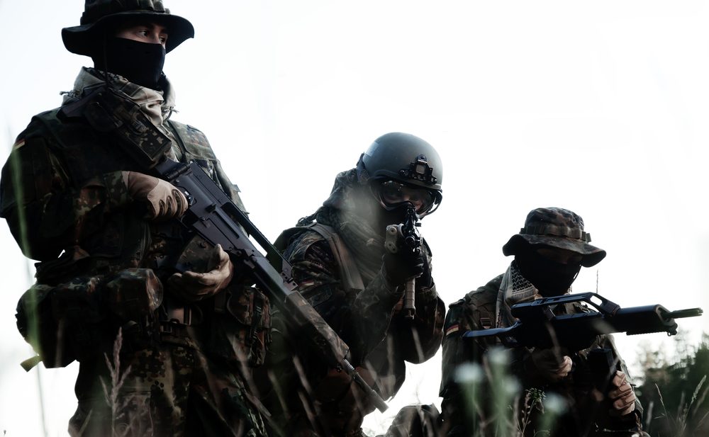 Razzia bei rechtsextremem Soldaten: Sprengstoff und Manifest zur Machtübernahme beschlagnahmt