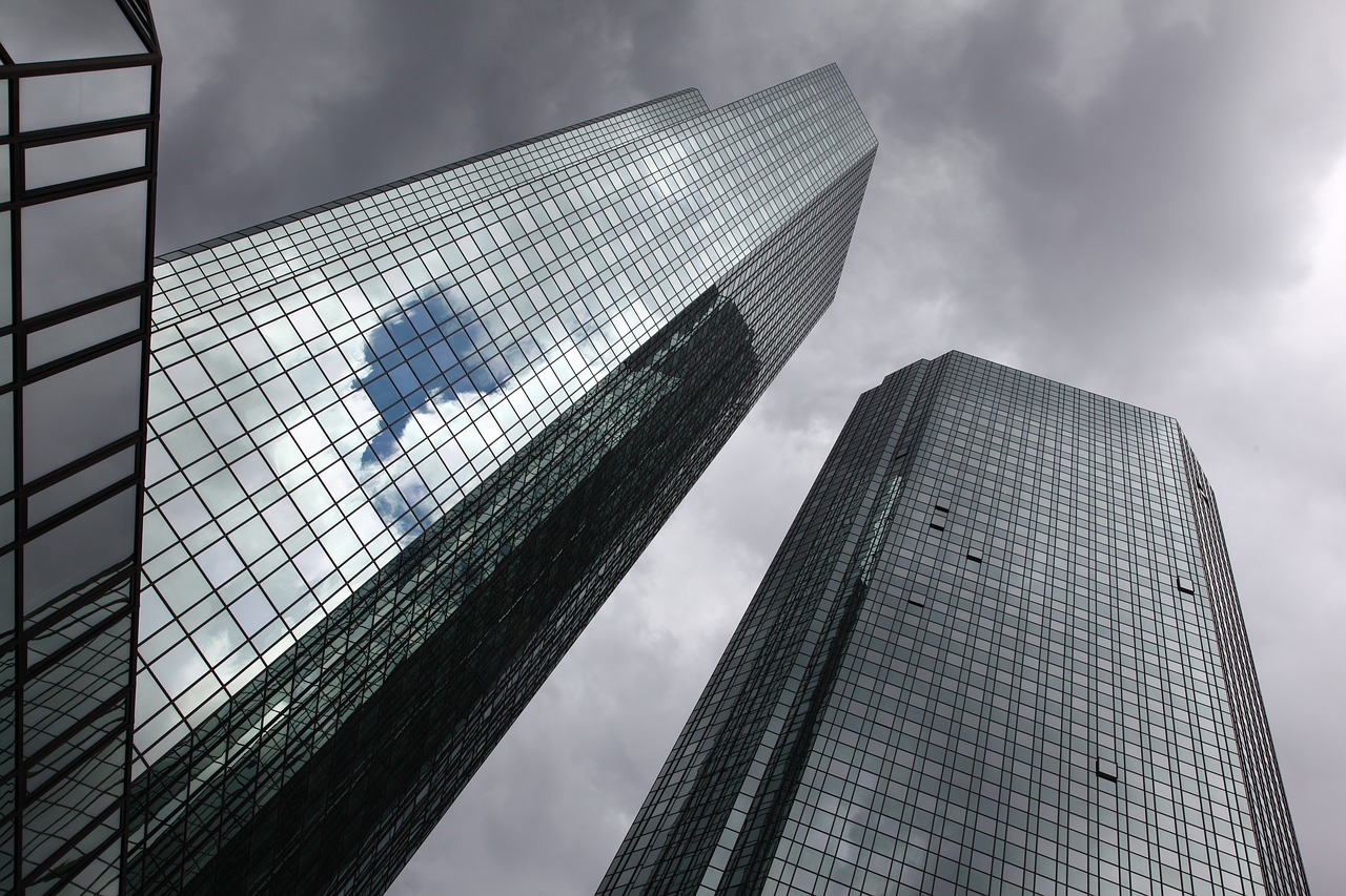 FinCEN: Milliarden Geldwäsche und Korruption mit System – Verstaatlicht die Banken!