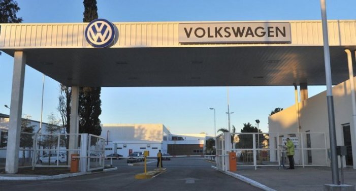 Zwei tote und 170 positiv getestete Arbeiter*innen bei Volkswagen in Argentinien