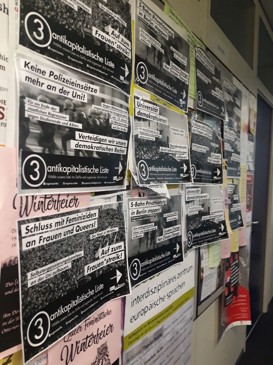Organize:strike gewinnt drei Sitze im Studierendenparlament der FU Berlin!