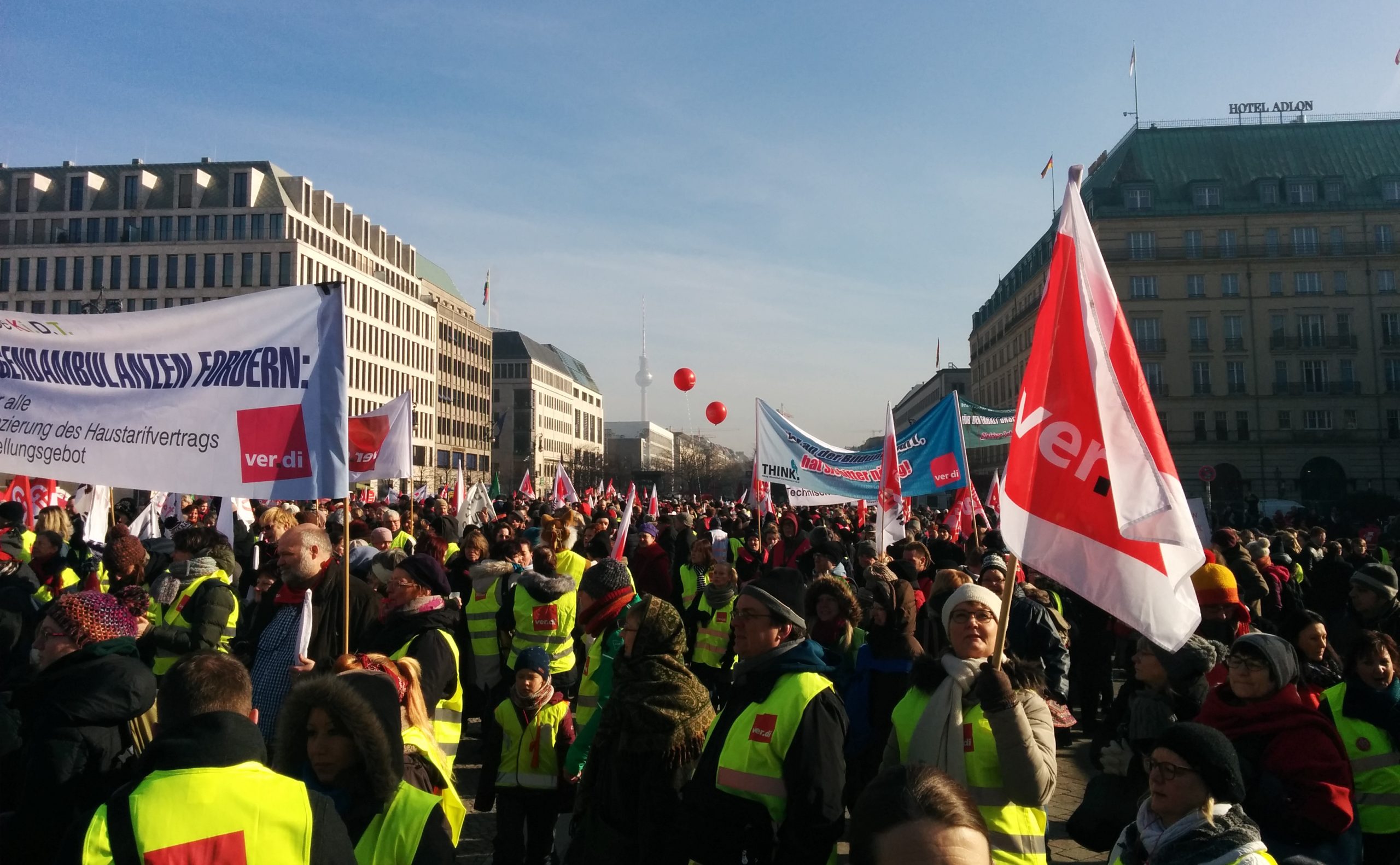 8000 Beschäftigte streiken in Berlin [mit Video und Fotogalerie]