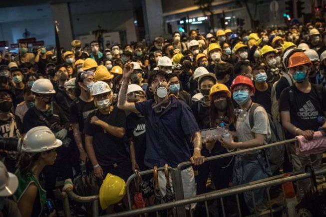 Xi Jinping weicht vor dem Druck der Straße zurück – eine Premiere